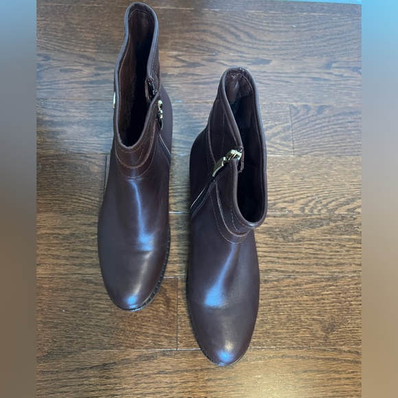 Leather ankle boots 🥾 - Picture 8 of 9